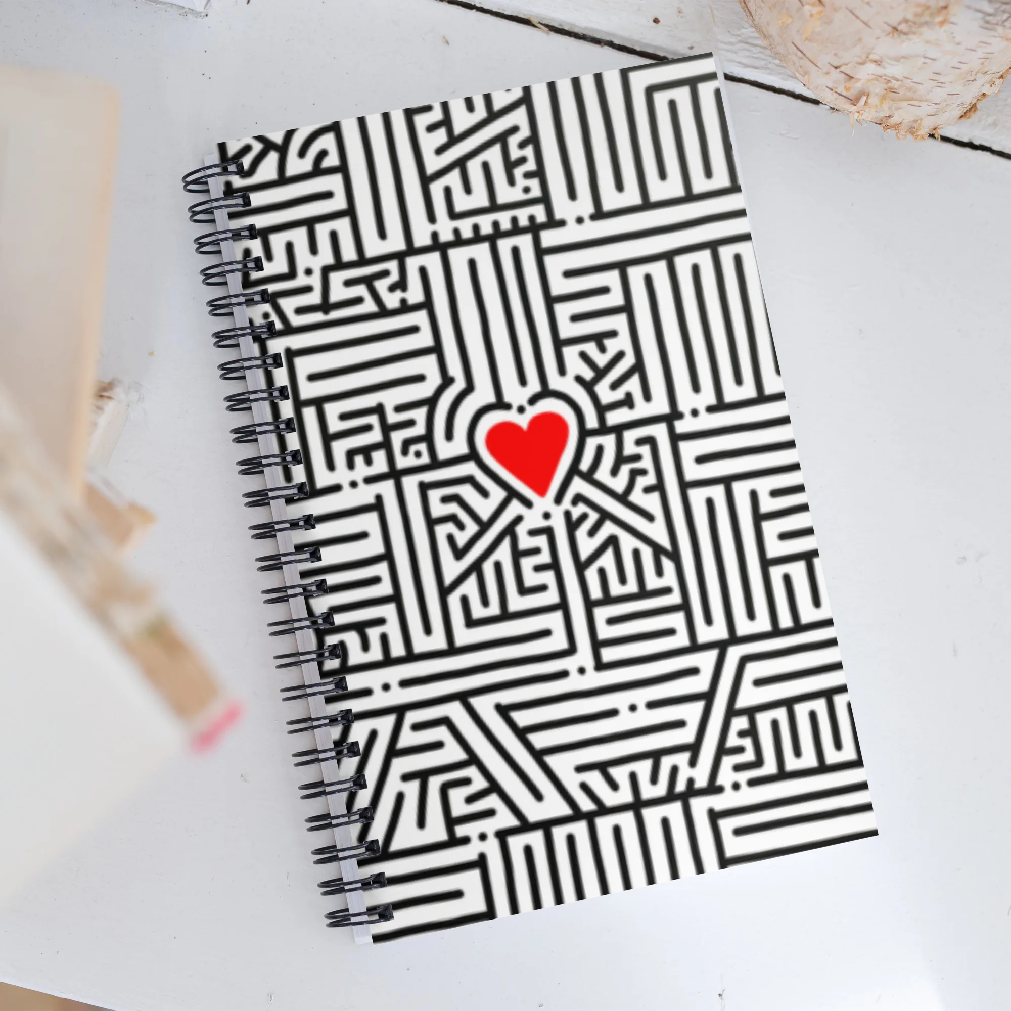 Carnet à spirale DREAM BOOK KELKIN, labyrinthe noir et blanc avec un cœur rouge