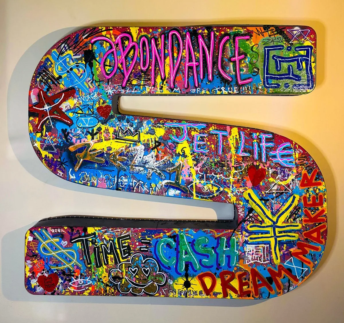 Abondance - Lettre LED par Kelkin 96×90cm