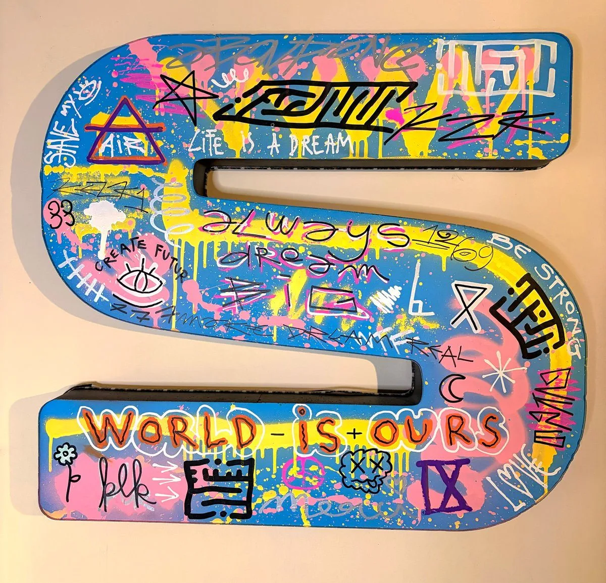 World is ours - Œuvre LED par Kelkin